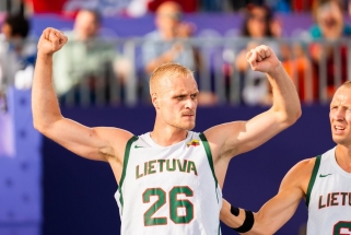 Lenkus įveikusi 3x3 rinktinė – per žingsnį nuo olimpinių medalių